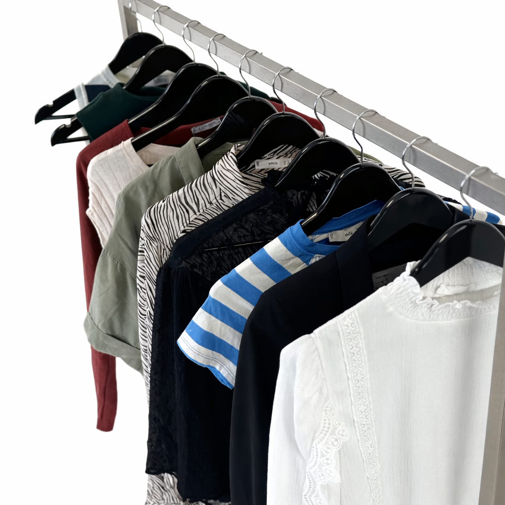 Mix-zara-mango-femme-vetements-tops-chemisiers-robes- jean-pantalons-shorts-jupes-pulls-sweats-blazers-coupe-ajustee-droite-large-oversize-regular-moderne-femme-ete-printemps-automne-hiver-vetement-vintage-grossiste-friperie-wholesaler-seconde-main-marque-occasion-textile-piece-80-90-2000-2010-Y2K-french-pick