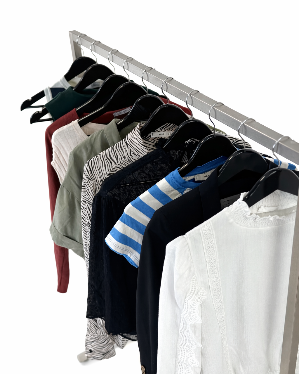 Mix-zara-mango-femme-vetements-tops-chemisiers-robes- jean-pantalons-shorts-jupes-pulls-sweats-blazers-coupe-ajustee-droite-large-oversize-regular-moderne-femme-ete-printemps-automne-hiver-vetement-vintage-grossiste-friperie-wholesaler-seconde-main-marque-occasion-textile-piece-80-90-2000-2010-Y2K-french-pick