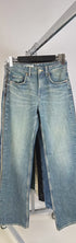 jean-jeans-denim-zara-mango-vetements-ete-femme-vetements-coupe-ajustee-droite-large-oversize-regular-moderne-femme-ete-printemps-automne-hiver-vetement-vintage-grossiste-friperie-wholesaler-seconde-main-marque-occasion-textile-piece-80-90-2000-2010-Y2K-french-pick-reseller-revente-en-ligne