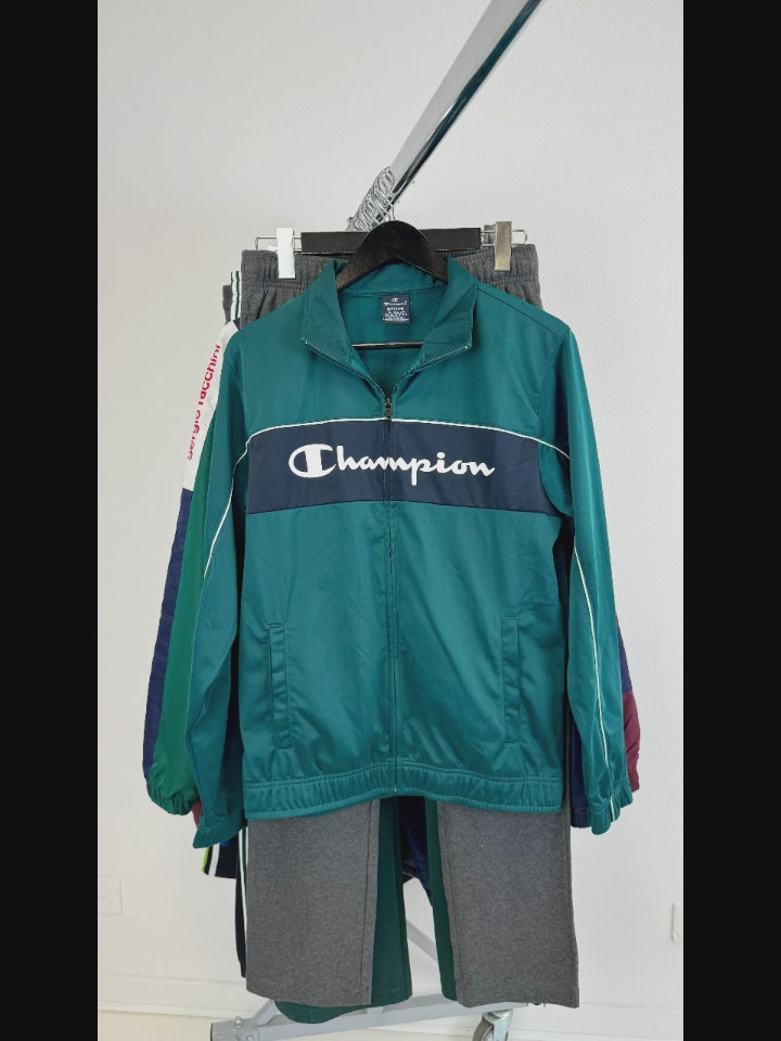 veste-de-sport-pantalon-de-jogging-sport-marque-brand-foot-handball-course-champion-fila-sergio-tacchini-ellesse-homme-moderne-vetements-vintage-moderne-grossiste-friperie-fripe-homme-femme-wholesaler-seconde-main-marque-occasion-textile-piece-annees-80-90-2000-2010-french-pick-reseller-vinted-reseller-vinted-vente-en-ligne