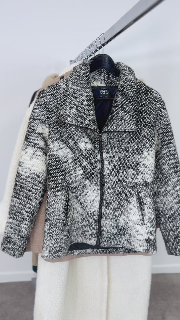 Mix-manteaux-vetements-veste-manteau-trench-caban-coupe-slim-droite-large-regular-ski-pluie-moderne-femme-ete-hiver-vetement-vintage-grossiste-friperie-wholesaler-seconde-main-marque-occasion-textile-piece-80-90-2000-2010-Y2K-french-pick