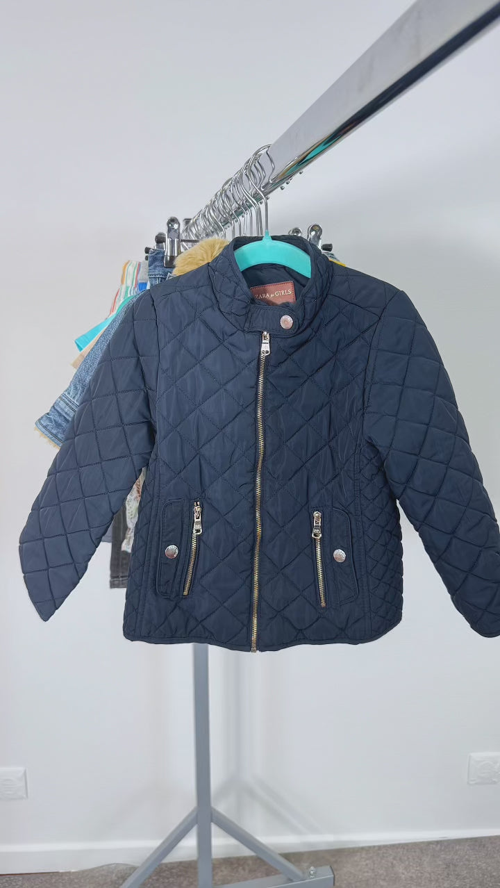 Mix-vetements-bebe-enfant-0-3-ans-jean-tee-shirt-robe-jupe-pantalon-pull-gilet-manteau-veste-bodie-short-moderne-fille-garcon-ete-printemps-automne-hiver-vetement-vintage-grossiste-friperie-wholesaler-seconde-main-marque-occasion-textile-piece-80-90-2000-2010-Y2K-french-pick