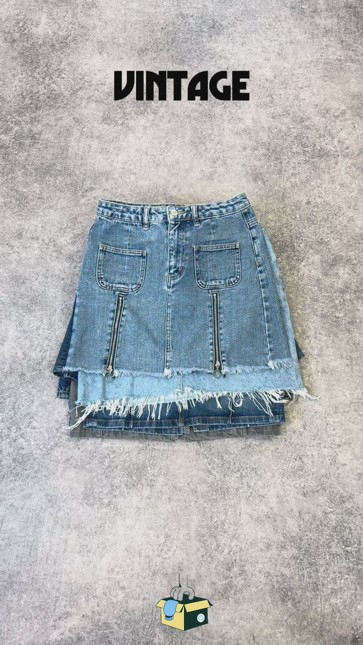 jupe-en-jean-courte-denim-mini-jupe-Y2K-femme-vintage-vetement-grossiste-friperie-wholesaler-seconde-main-marque-occasion-textile-piece-80-90-2000-2010-french-pick