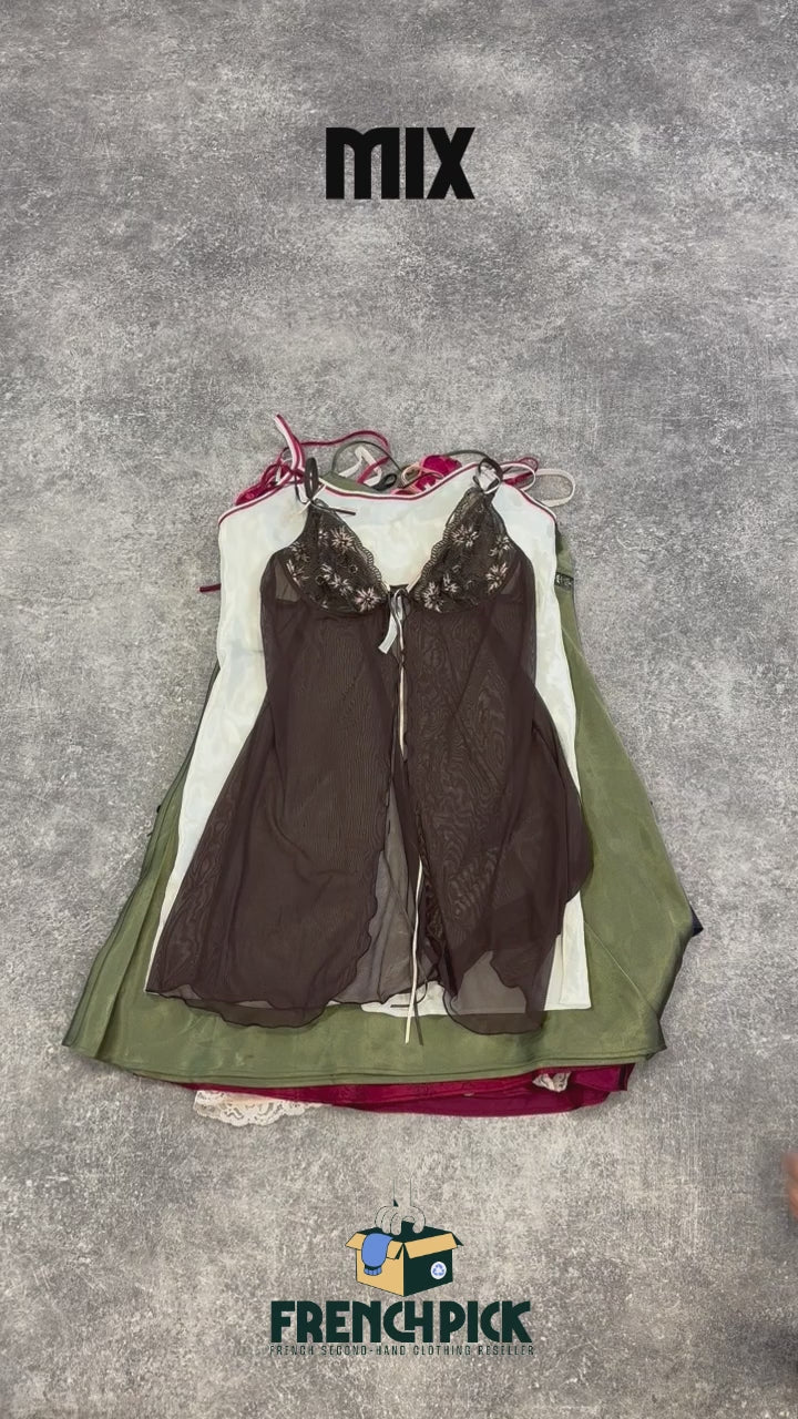 nuisette-lingerie-sexy-femme-grossiste-vintage-moderne-vetement-friperie-wholesaler-seconde-main-80-90-2000-2010