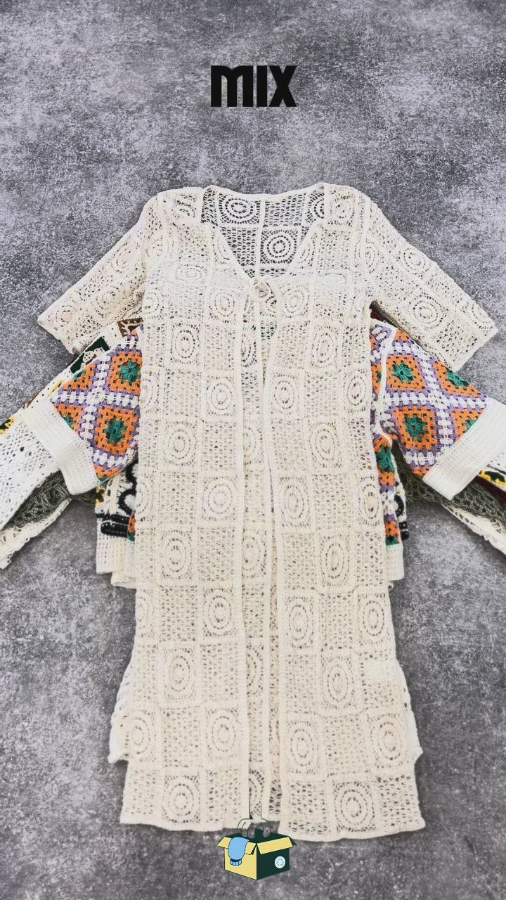mix-crochet-maille-laine-ete-tenue-plage-mer-motifs-fleurs-top-gilet-robe-jupe-vetements-tenues-soiree-femme-vintage-moderne-vetement-grossiste-friperie-wholesaler-seconde-main-marque-occasion-textile-piece-annees-80-90-2000-2010-french-pick-reseller-vinted