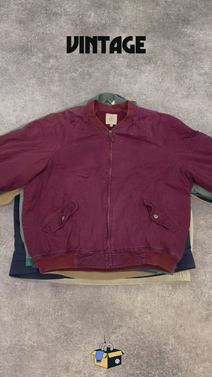 Veste-nylon-homme-marque-moderne-vintage-vetement-grossiste-friperie-wholesaler-seconde-main-occasion-textile-piece-80-90-2000-2010