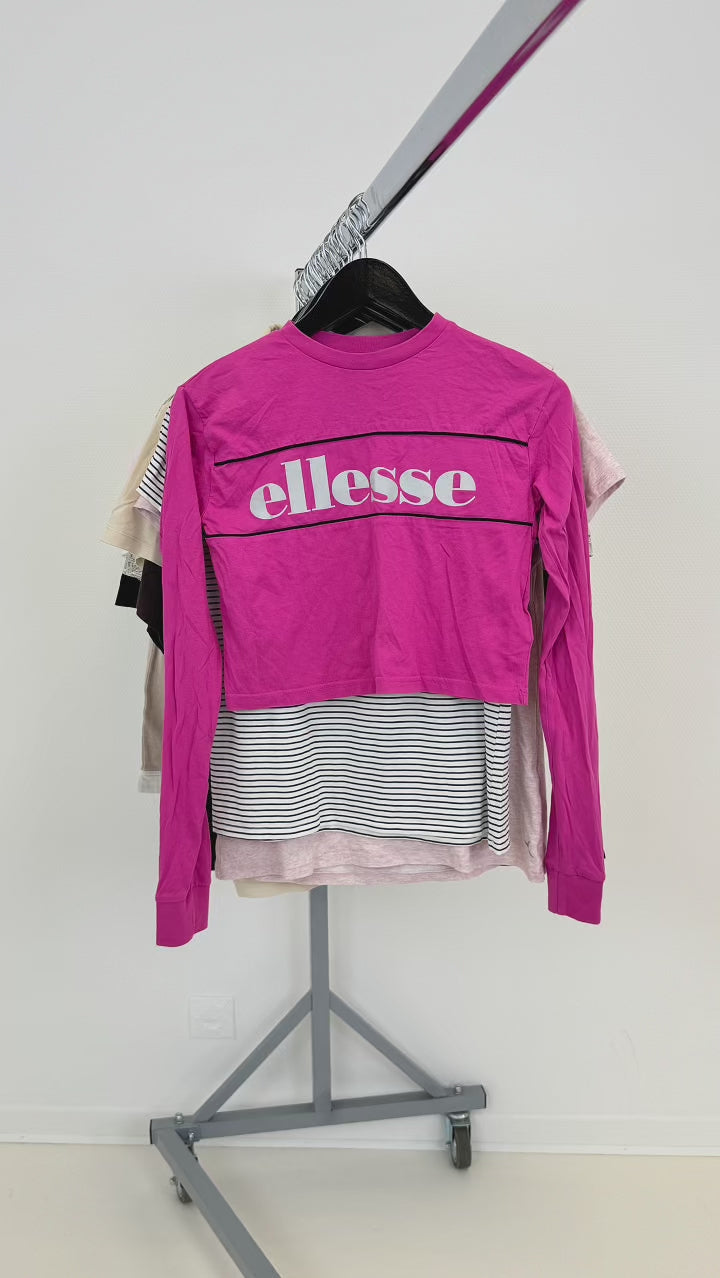 Mix-vetements-t-shirts-polo-hauts-femme-marques-moderne-ete-hiver-vetement-vintage-grossiste-friperie-wholesaler-seconde-main-marque-occasion-revente-textile-piece-80-90-2000-2010-Y2K-french-pick-reseller-vinted