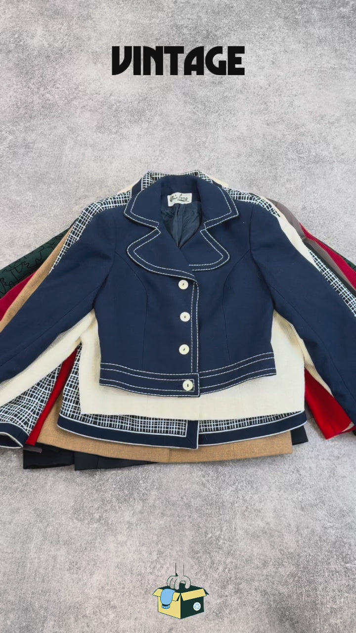 veste-blazer-femme-court-crop-cropped-vetements-motifs-couleurs-fleurs-t-shirt-vestes-printemps-ete-grossiste-vintage-moderne-vetement-friperie-wholesaler-seconde-main-80-90-2000-2010-french-pick-reseller-vinted