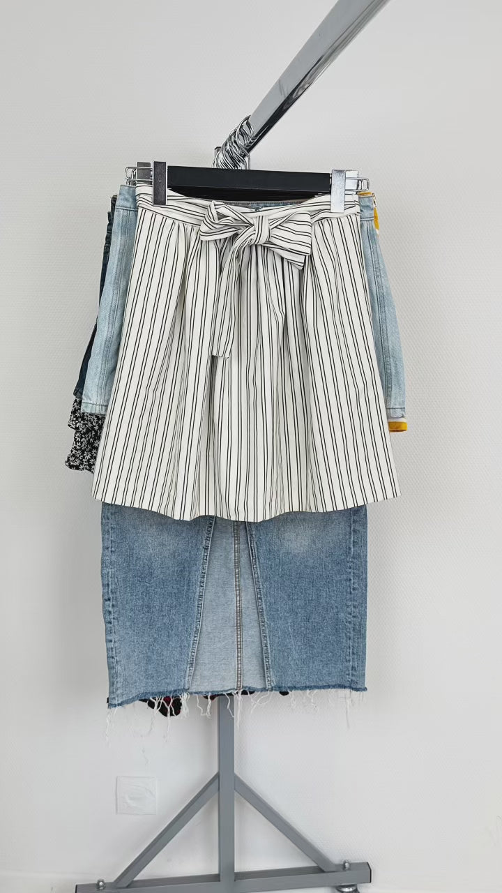 Mix-vetements-jupes-ete-estival-summer-ete-femme-marques-moderne-ete-hiver-vetement-vintage-grossiste-friperie-wholesaler-seconde-main-marque-occasion-revente-textile-piece-80-90-2000-2010-Y2K-french-pick-reseller-vinted
