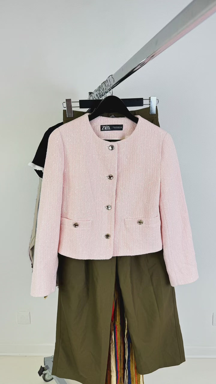 Mix-zara-mango-vetements-hiver-femme-vetements-tops-chemisiers-robes-jean-pantalons-shorts-jupes-pulls-sweats-blazers-coupe-ajustee-droite-large-oversize-regular-moderne-femme-ete-printemps-automne-hiver-vetement-vintage-grossiste-friperie-wholesaler-seconde-main-marque-occasion-textile-piece-80-90-2000-2010-Y2K-french-pick-reseller-revente-en-ligne