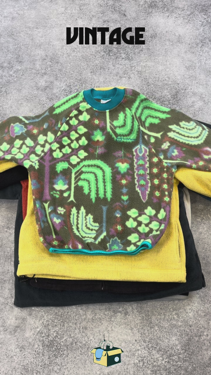 polaire-vintage-emblematiques-marques-brand-sport-sportswear-sweat-Adidas-Puma-Nike-Champion-Asics-Umbro-Champion-homme-femme-80-90-2000-Y2K-vetement-grossiste-friperie-wholesaler-seconde-main-occasion-textile-piece-80-90-2000-2010-french-pick-reseller-vinted-revente-en-ligne