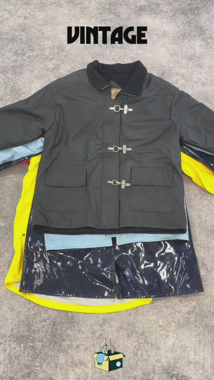 ciré-manteau-pluie-impermeable-marin-k-way-homme-femme-moderne-vintage-moderne-vetement-grossiste-friperie-wholesaler-seconde-main-marque-occasion-textile-piece-annees-80-90-2000-2010-french-pick