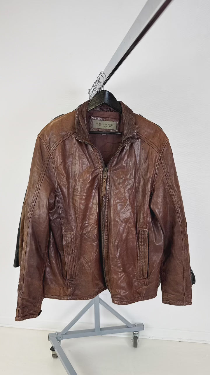 Mix-veste-en-cuir-vrai-cuir-vetements-coupe-slim-droite-large-regular-moderne-homme-ete-printemps-automne-hiver-vetement-vintage-grossiste-friperie-wholesaler-seconde-main-marque-occasion-textile-piece-80-90-2000-2010-Y2K-french-pick-reseller-revente-en-ligne