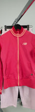 veste-de-sport-pantalon-de-jogging-femme-sport-marque-brand-marche-tennis-course-new-balance-puma-ellesse-wrangler-femme-moderne-vetements-vintage-moderne-grossiste-friperie-fripe-homme-femme-wholesaler-seconde-main-marque-occasion-textile-piece-annees-80-90-2000-2010-french-pick-reseller-vinted-reseller-vinted-vente-en-ligne