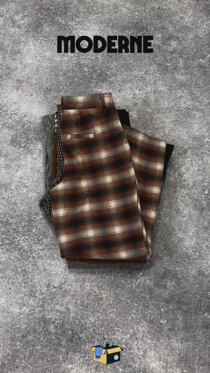 Pantalon-carreaux-femme-moderne-vetement-grossiste-friperie-wholesaler-seconde-main-marque-occasion-textile-piece-annees-80-90-2000-2010-french-pick