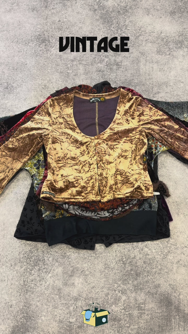 top-t-shirt-en-velours-femme-vintage-vetement-grossiste-friperie-wholesaler-seconde-main-marque-occasion-textile-piece-annees-80-90-2000-2010-french-pick