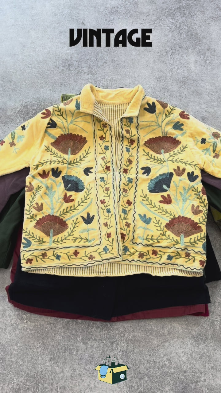 veste-femme-automne-hiver-froid-laine-mi-saison-couleurs-vintage-vetements-motifs-couleurs-grossiste-vintage-moderne-vetement-friperie-wholesaler-seconde-main-80-90-2000-2010-french-pick-reseller-vinted-revente-en-ligne