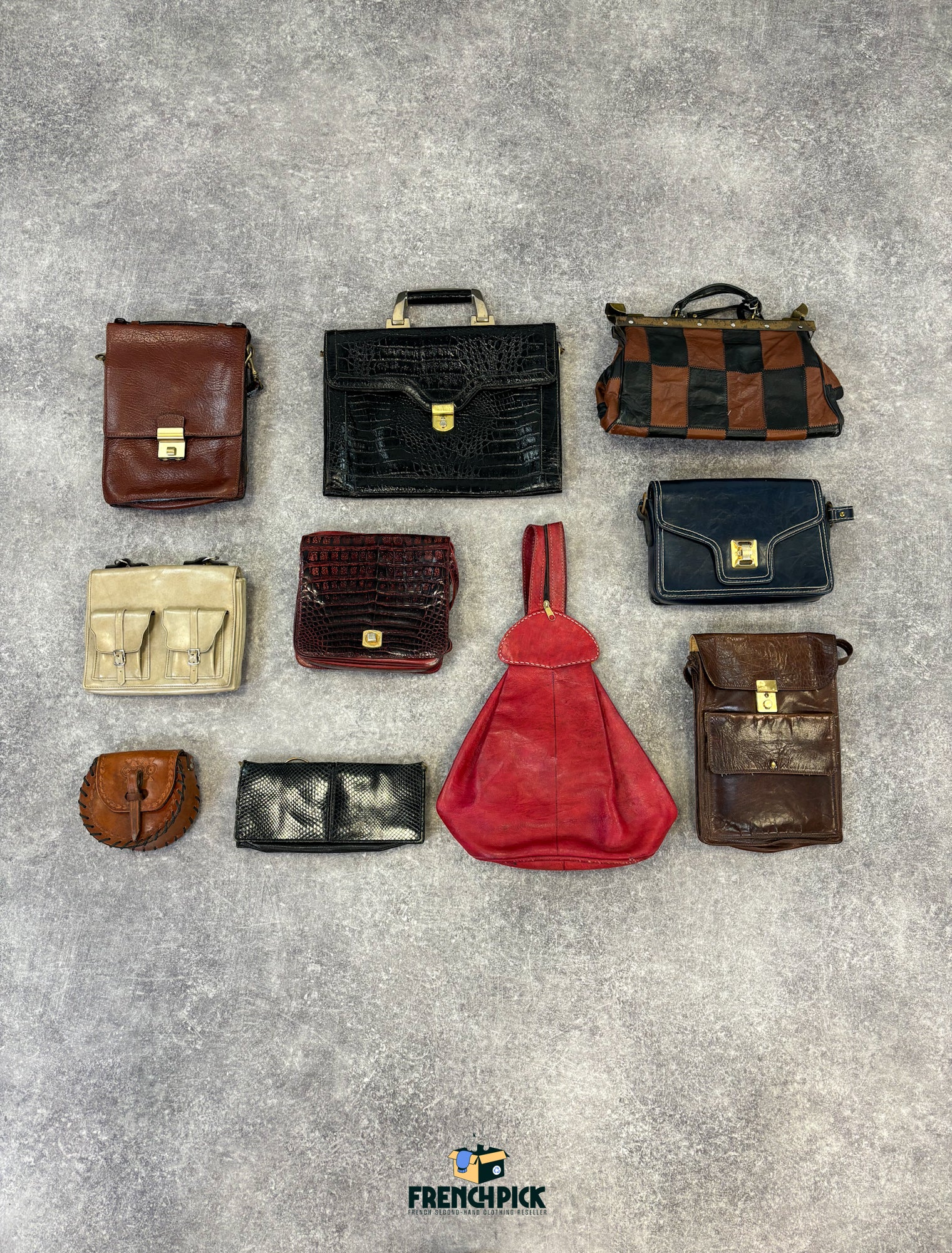 sac-a-main-vintage-retro-seconde-main-grossiste-vintage-vetement-fripe-wholesale-style-annee-80-90-2000-2010