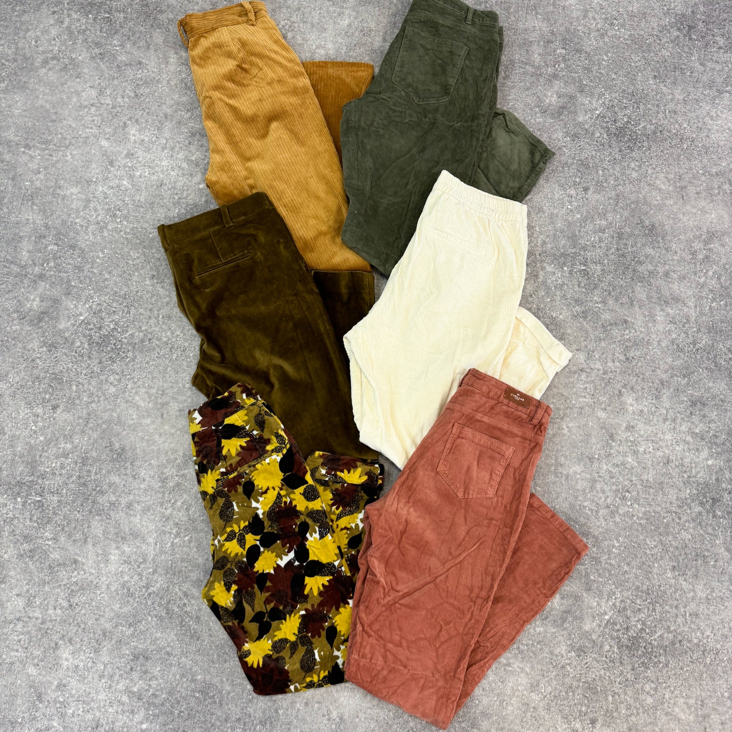 WOMEN'S CORDUROY PANTS - 20 KG 