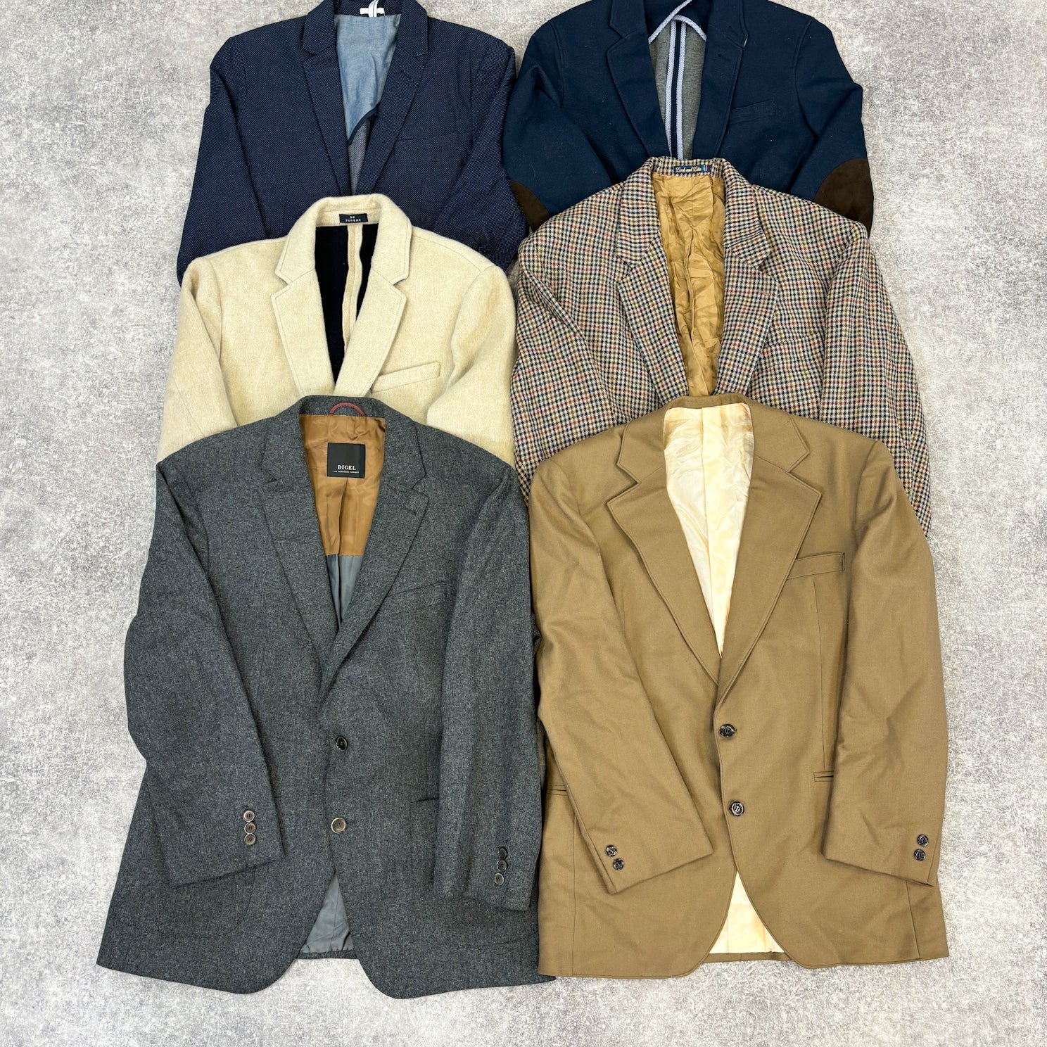blazer-homme-veste-costume-homme-grossiste-vintage-vetement-friperie-wholesaler-seconde-main-80-90-2000-2010