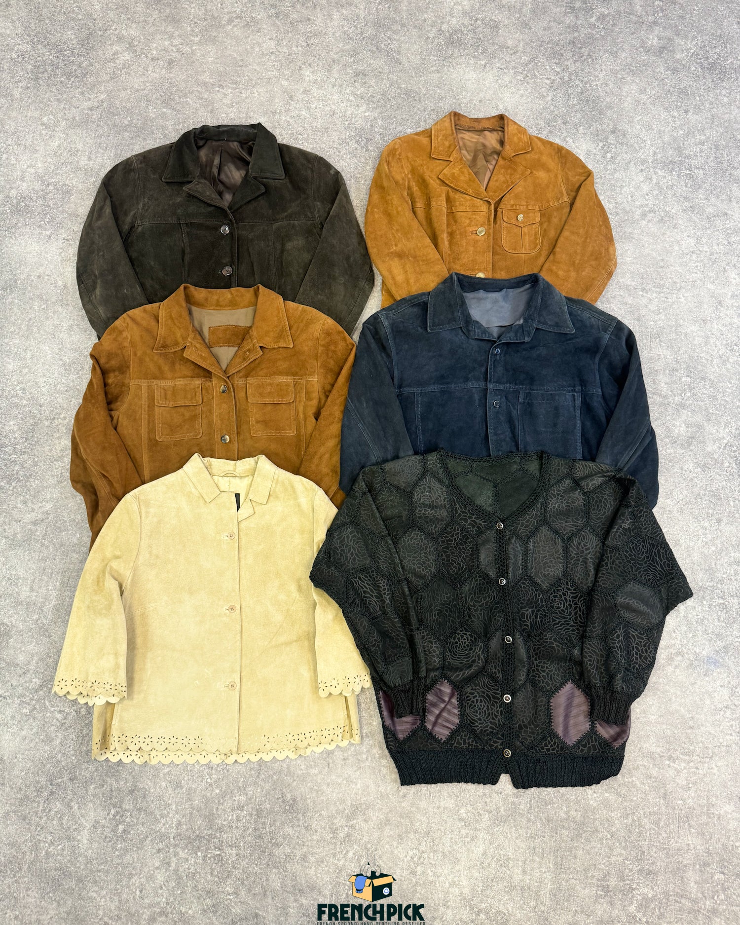 veste-daim-femme-grossiste-vintage-vetement-friperie-wholesaler-seconde-main-80-90-2000-2010
