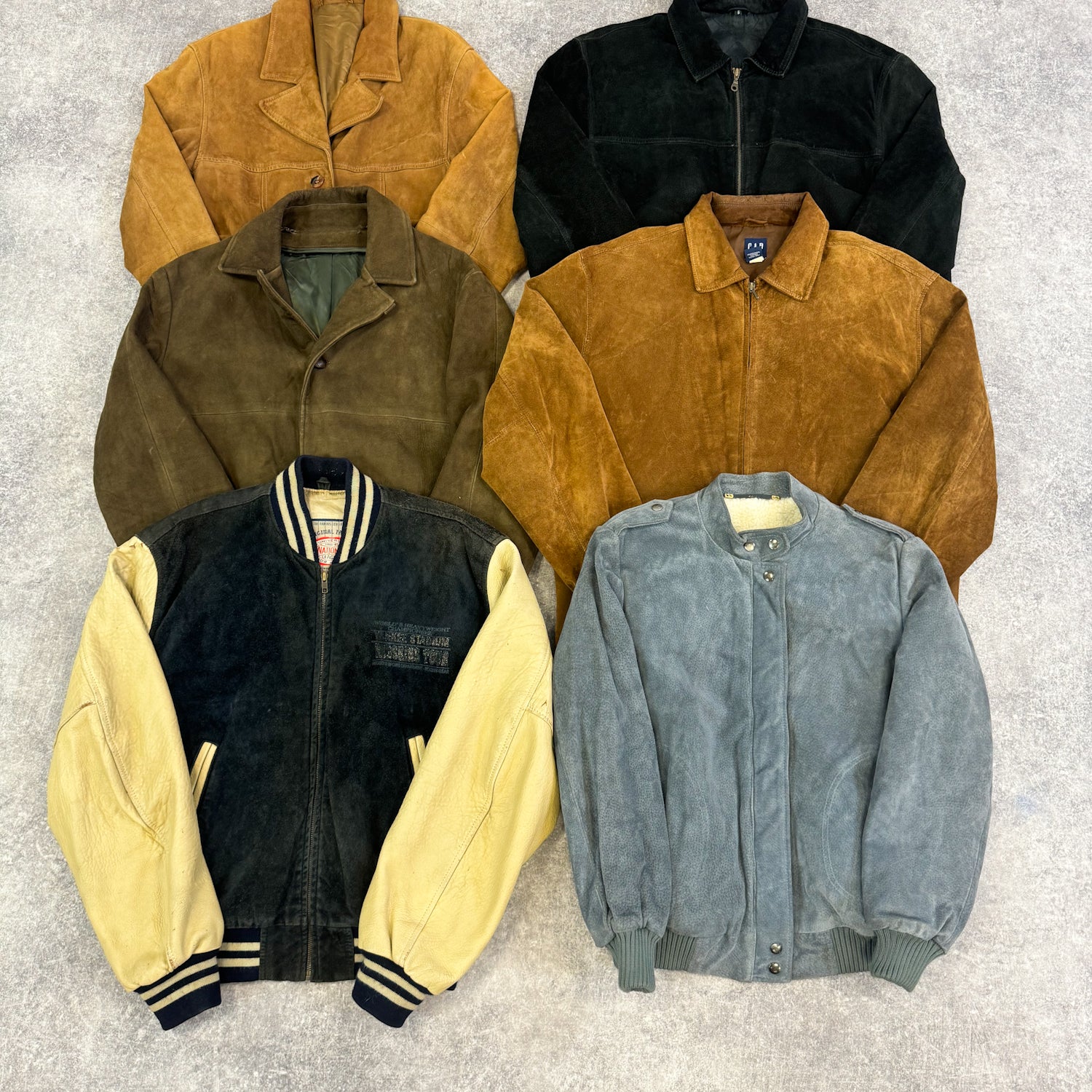 veste-daim-homme-grossiste-vintage-vetement-friperie-wholesaler-seconde-main-80-90-2000-2010